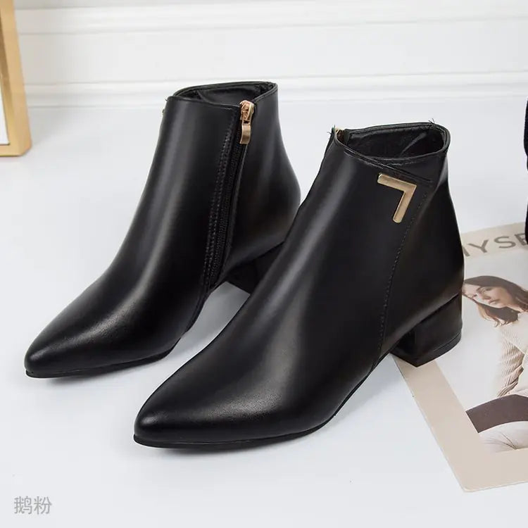 Women's Slip-Resistant Chelsea Ankle Boots